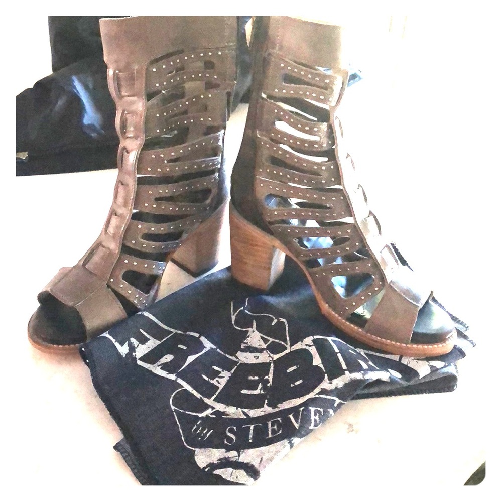 Free bird sandle boot